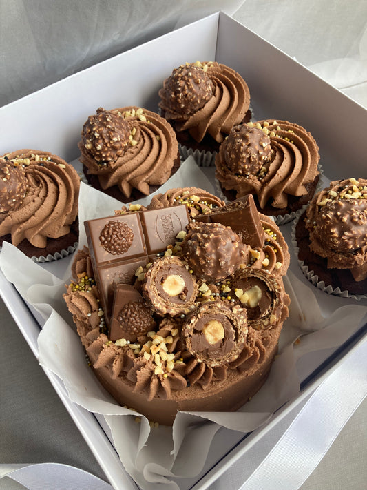 Bento Cake and 5x Cupcakes