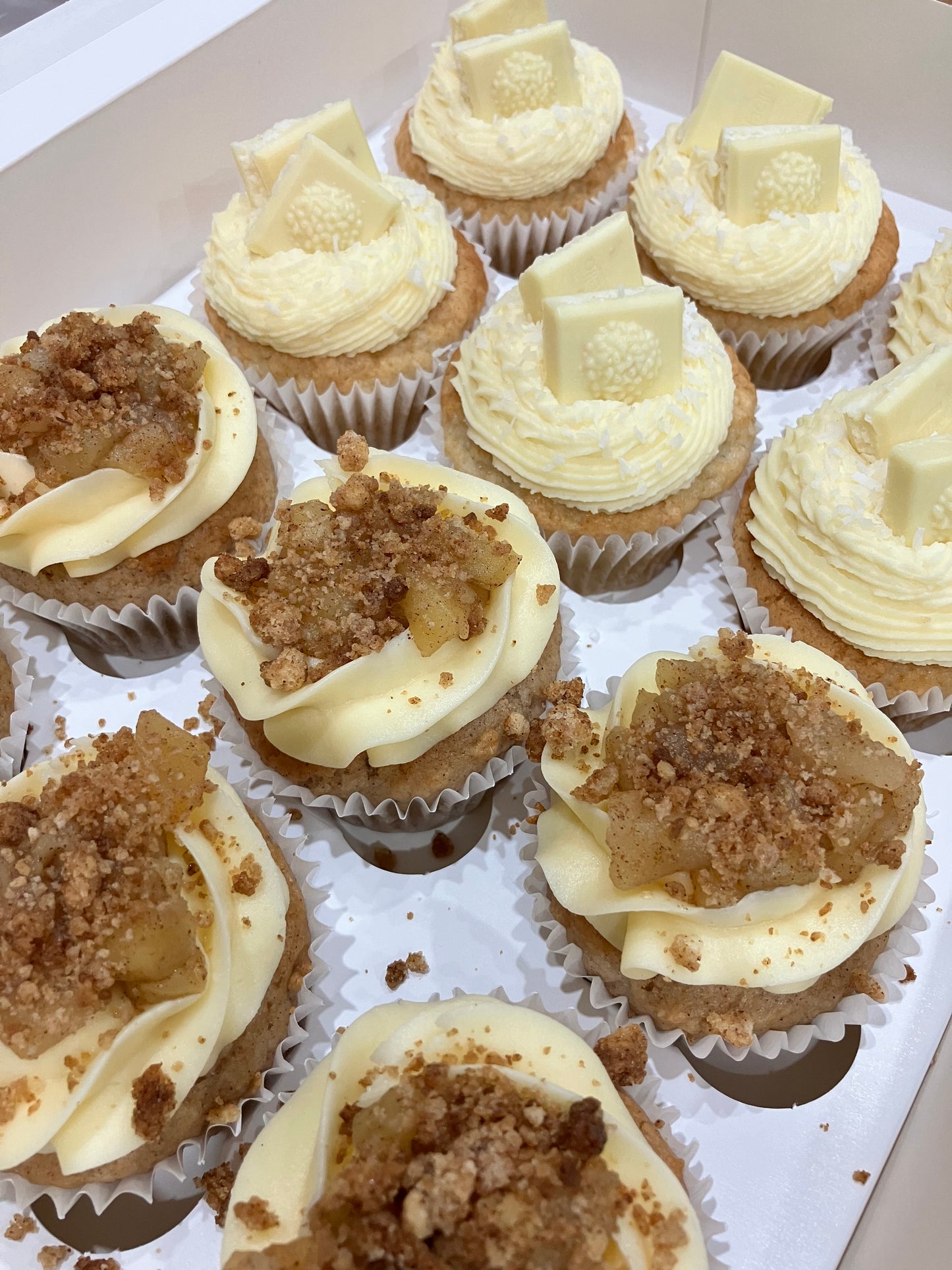 Deluxe Cupcakes - Box of 12