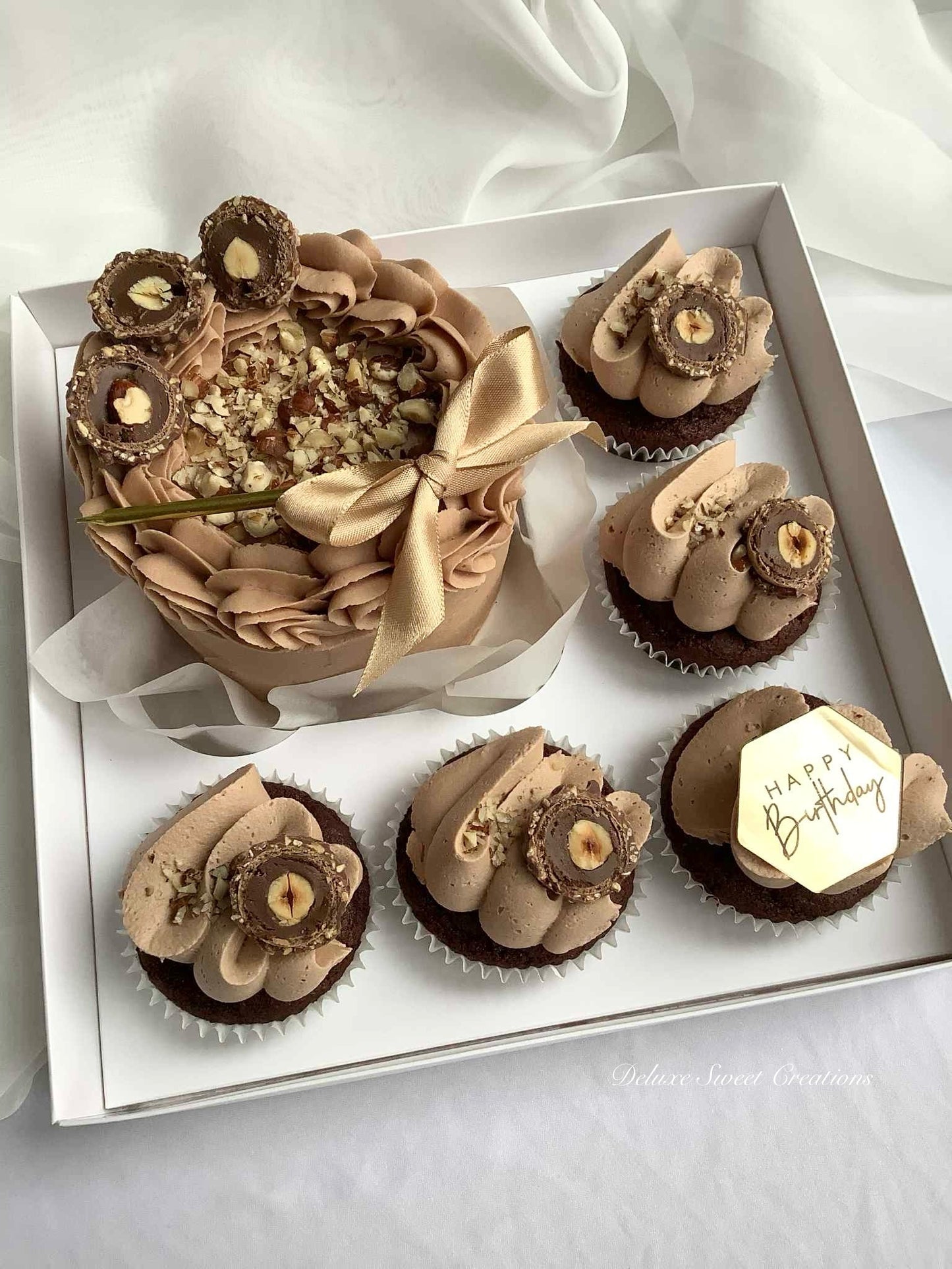 Bento Cake and 5x Cupcakes